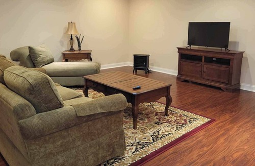 Jefferson Apartment | Here, you'll enjoy easy access to everything from this central location.