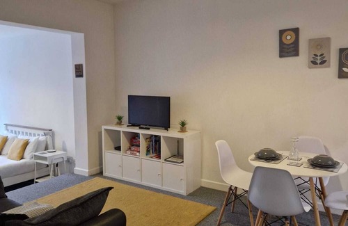 Hereford Apartment | HEREFORD CITY – Victory Apartment: Modern Studio in Vibrant Area