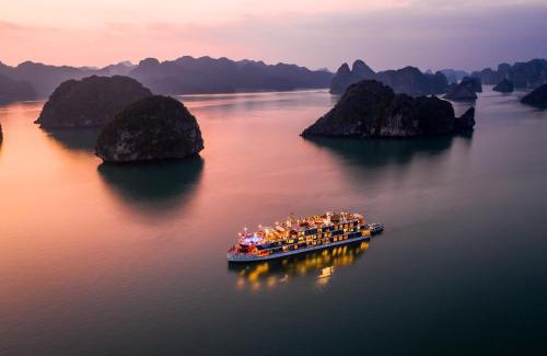 Ha Long Boat Rental | Heritage Cruises Binh Chuan Cat Ba Archipelago