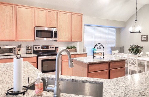 Keller House | Heritage Home: Four Bedroom Family Friendly