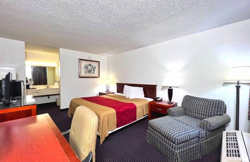 Baton Rouge Hotel | Heritage Inn and Suites