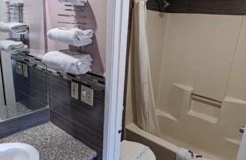 West Whittier-Los Nietos Hotel | Heritage inn