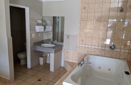 West Whittier-Los Nietos Hotel | Heritage inn