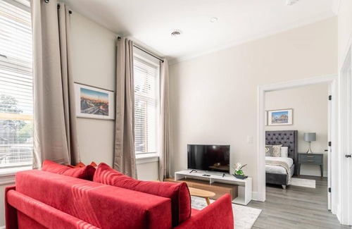 Smiths Falls Apartment | Heritage Rideau 1Br Apartment Free Parking 1