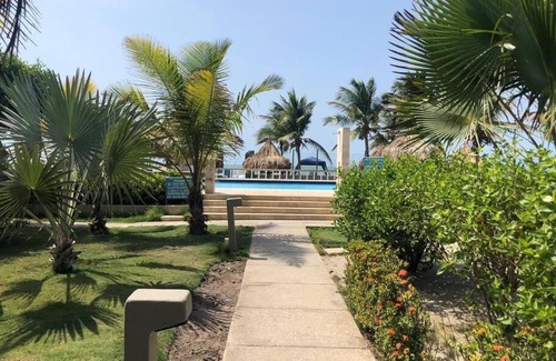 Tolu House | Hermosa Cabaña Frente al Mar