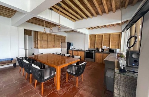 Santa Rosa House | Hermosa Casa Bamboo Con Vistas!