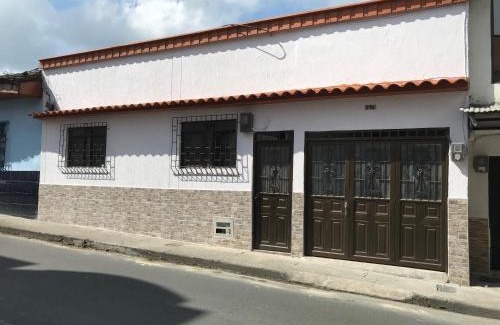 La Estrella House | Hermosa Casa en el centro de Santa Rosa de Cabal, sobre vía principal a 3 cuadras de la Plaza