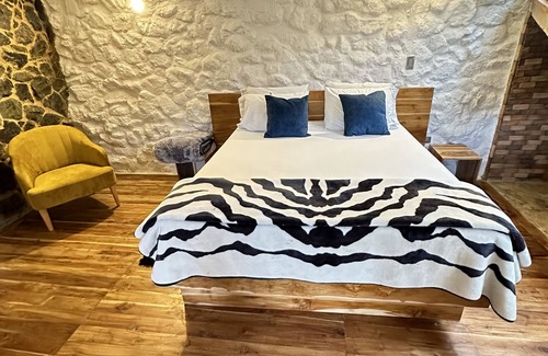 Medellin Hotel | Hermosa Habitacion Suite En Santa Elena