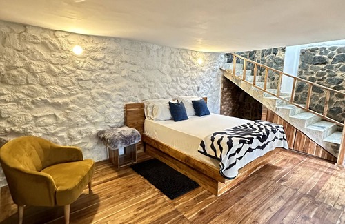 Medellin Hotel | Hermosa Habitacion Suite En Santa Elena
