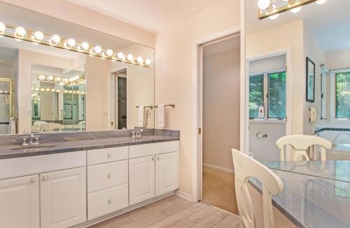 Holland House | Heron Creek