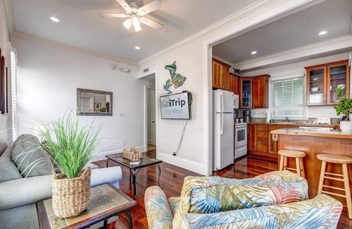 The Meadows Condo | Heron Hideaway - Charming 1st-Floor Unit, Shared Pool, Private Hot Tub, Near Duval St & Beaches