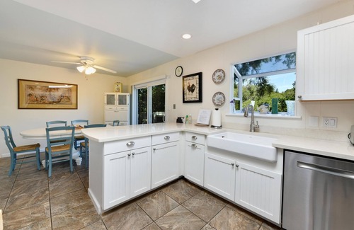 Healdsburg Cottage | Heron House-Complimentary wine tasting at Croix included!