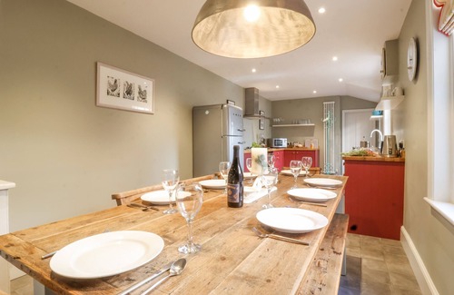 Southwold Cottage | HERON HOUSE, SOUTHWOLD, pet friendly, with open fire in Southwold