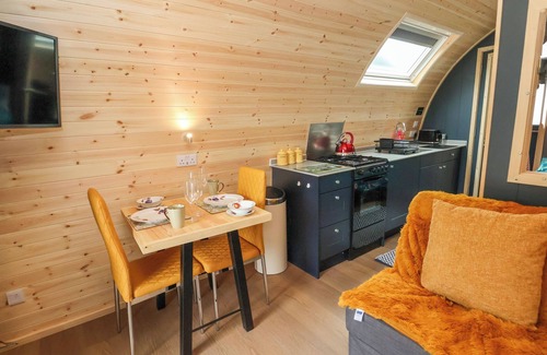 Oswestry Cottage | Heron Pod