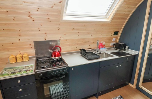 Oswestry Cottage | Heron Pod