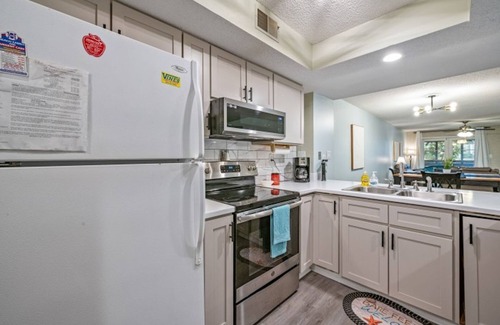 The Dunes Condo | Heron Pointe D4 - 5 minute walk to beach-Indoor Pool