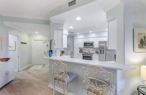 Tropical Cove Condo | Herons Hideaway at Lexington CC Lake Village