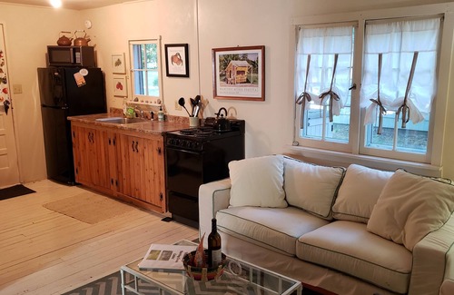Arcadia Cottage | Herring Creek Cabin!