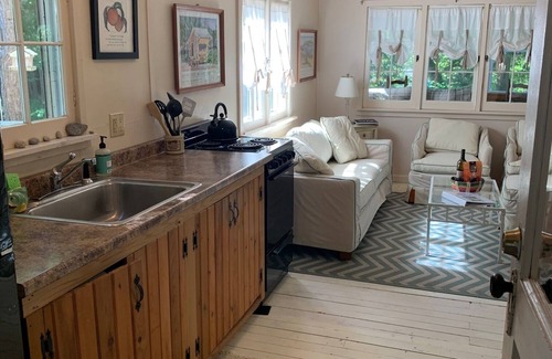 Arcadia Cottage | Herring Creek Cabin!