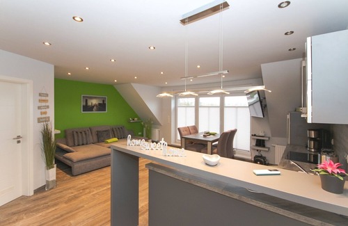 Norddeich Apartment | Herzlich Willkommen in dem Geräumigen Neubau Ferienwohnung Am Kutterhafen II