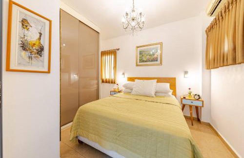 Herzliya Pituach Apartment | Herzliya Pituach Apartment with Pool, by the Beach
