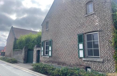 Vucht House | Het Wolvennest