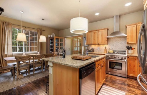 Quandary Village Cabin | Heuston Haus Summary: