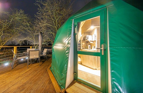 Chiddingstone Hoath Ski Chalet | Hever Luxury Dome