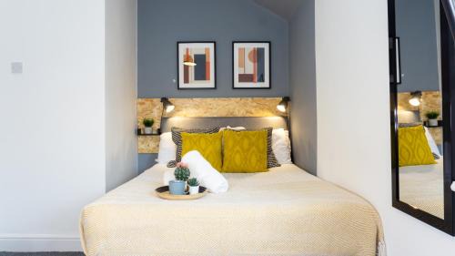 Everton House | Heyes House - Air Host & Stay - Free parking - Contractor Friendly