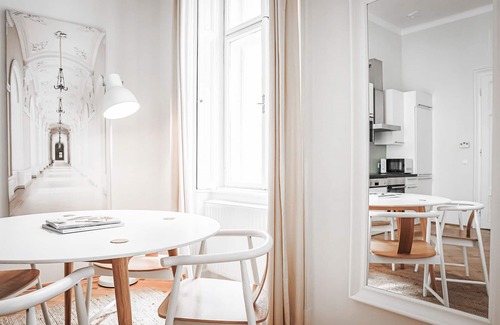 Innere Stadt Apartment | HeyMi Apartments Stephansdom