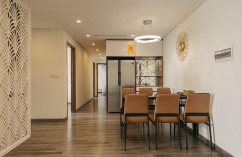 Dong Da Apartment | Hi-Home Suites - City view Apt in HongKong Tower
