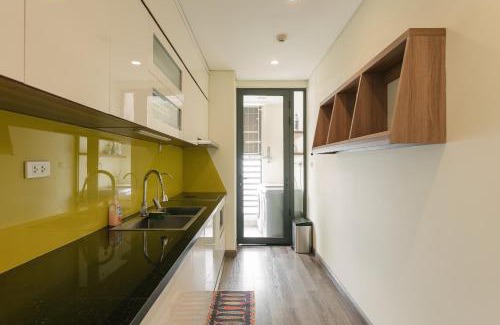 Dong Da Apartment | Hi-Home Suites - City view Apt in HongKong Tower