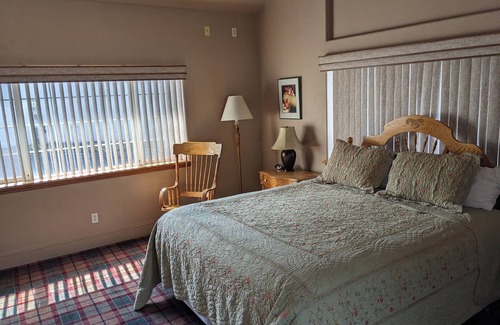 Weed Hotel | Hi-Lo Motel, Cafe and RV Park Mount Shasta Area