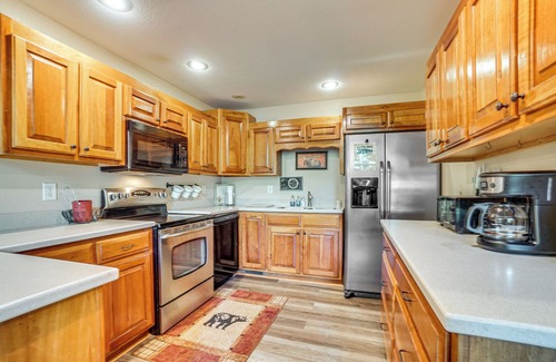 Hiawassee Cabin | Hiawassee River Retreat: 2 Mtn-View Decks!
