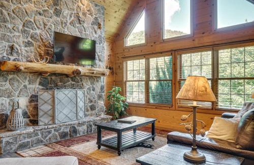 Hiawassee House | Hiawassee River Retreat 2 Mtn-View Decks!