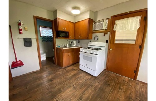 Pittsburg Cabin | Hickory Grove Hideaway - Cabin 1