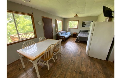 Pittsburg Cabin | Hickory Grove Hideaway - Cabin 1