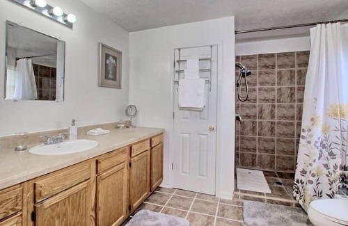 Hemphill House | Hickory Hill Hideaway
