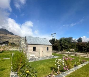 Lower Shotover Villa | Hicks Cottage