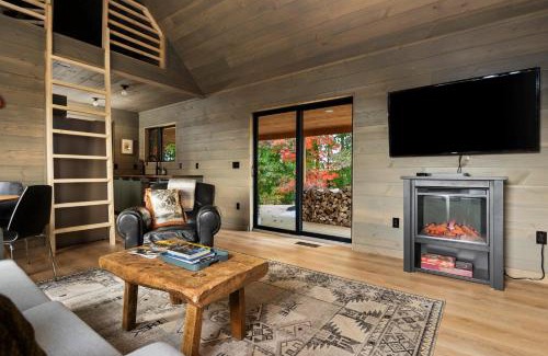 Petoskey House | Hidden Acres Vestur Cabin