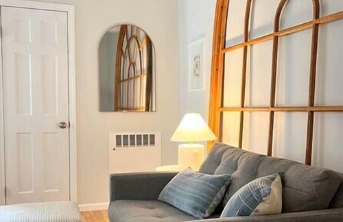 West End Apartment | Hidden Garden Apartment in Portlands West End