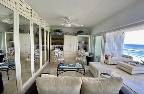 Emiliano Zapata Condo | Hidden Gem! 1br1bth Condo Right on the Beach!