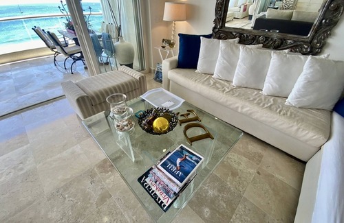 Emiliano Zapata Condo | Hidden Gem! 1br1bth Condo Right on the Beach!