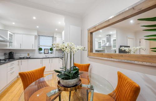 Knightsbridge Apartment | Hidden Gem 2Bd 2Bth Apartment Tucked Away in Belgravia
