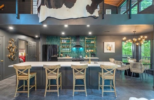 Lake Lure House | Hidden Gem at Rumbling Bald