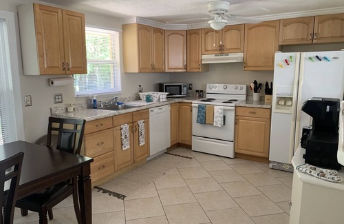 South Sarasota House | Hidden gem close to everything!