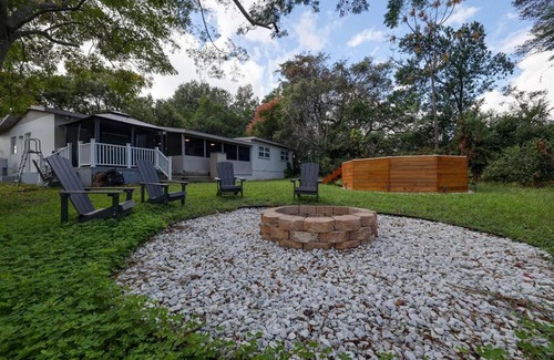 Deltona Lakes House | Hidden gem home w/ an exhilarating backyard view