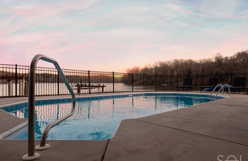 Belmont House | Hidden Gem Lake Retreat! Live and breath your best life for a few days!