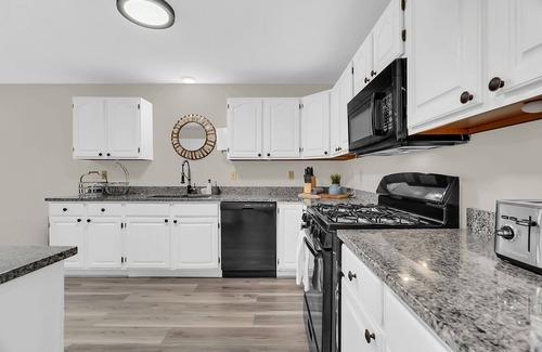 Harrison Condo | Hidden Gem! Large 3BR Condo, minutes to Pleasant Mtn! 40 Minutes to Sunday River