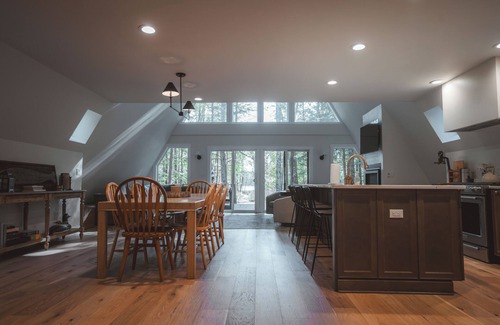 Bellaire House | Hidden gem, nestled in the woods on Lake Bellaire.